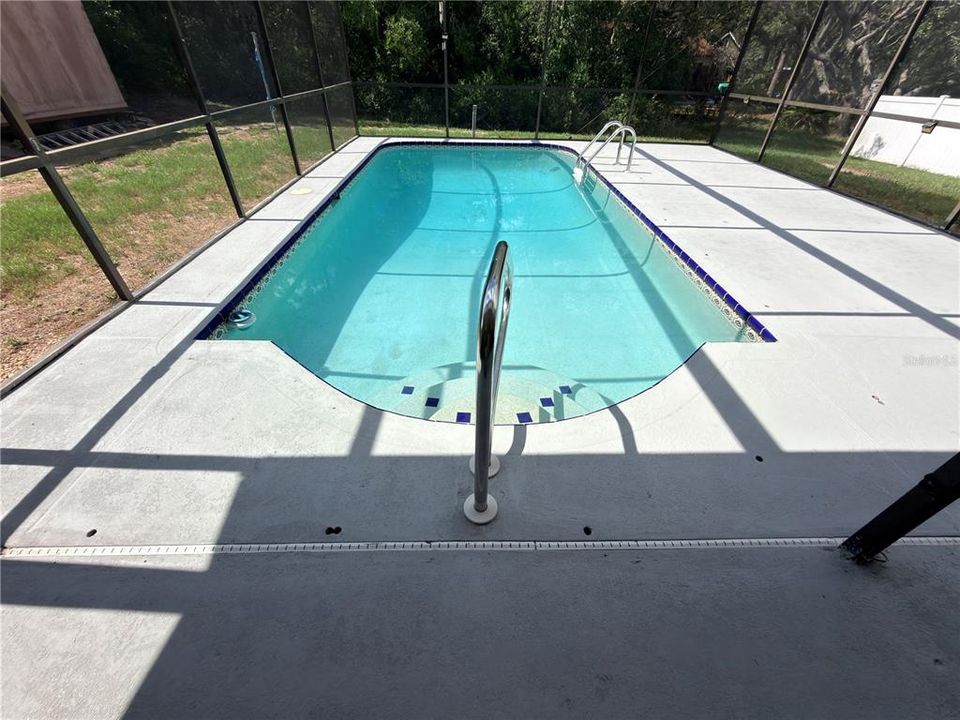For Sale: $300,000 (3 beds, 2 baths, 1412 Square Feet)