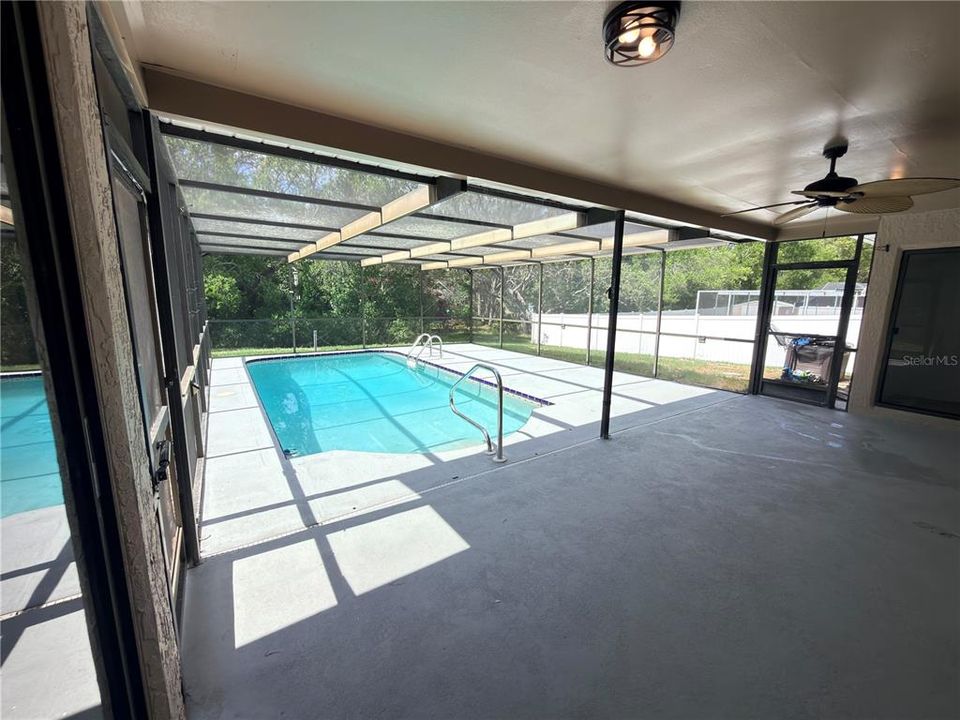 For Sale: $300,000 (3 beds, 2 baths, 1412 Square Feet)