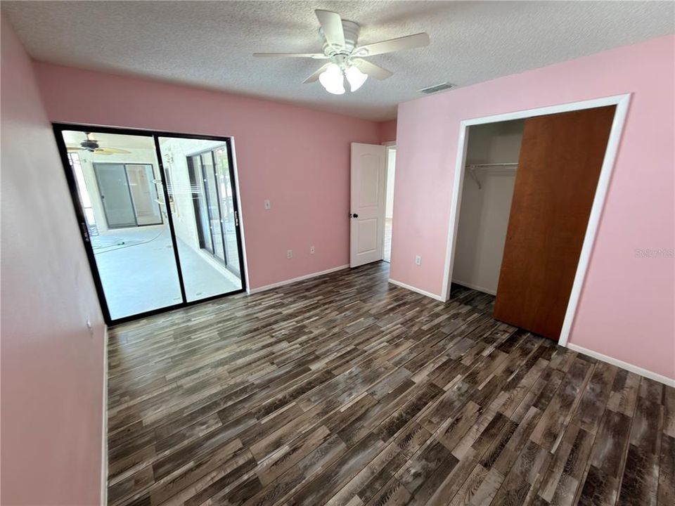 For Sale: $300,000 (3 beds, 2 baths, 1412 Square Feet)