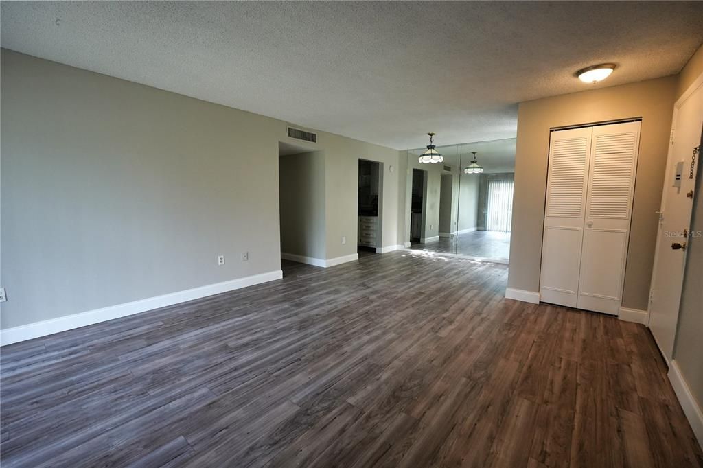 For Rent: $1,625 (2 beds, 2 baths, 1002 Square Feet)