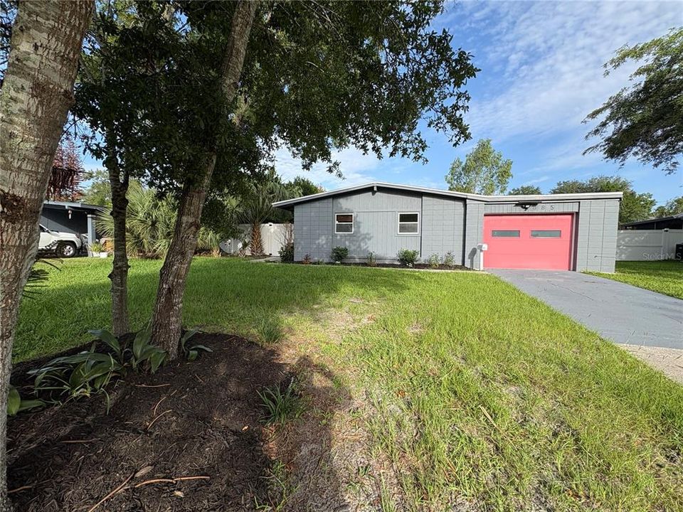 For Sale: $375,000 (4 beds, 2 baths, 1240 Square Feet)