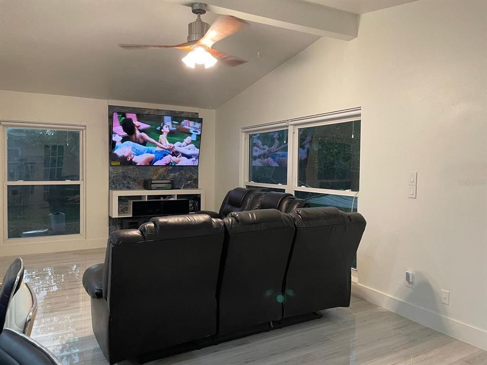 For Sale: $375,000 (4 beds, 2 baths, 1240 Square Feet)