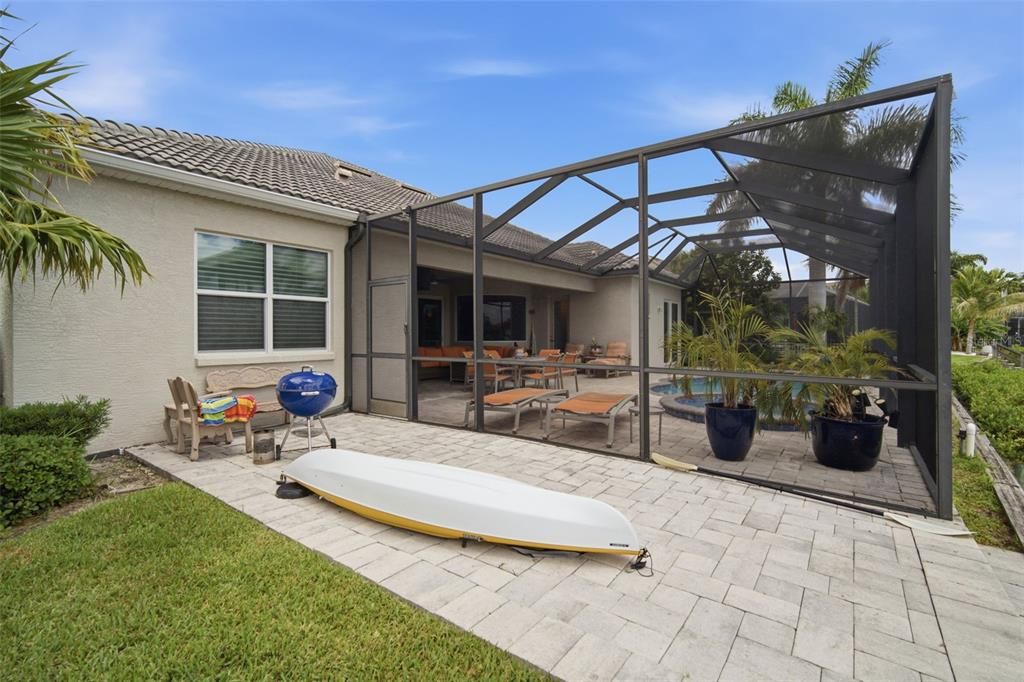 Activo con contrato: $1,450,000 (3 camas, 3 baños, 2640 Pies cuadrados)