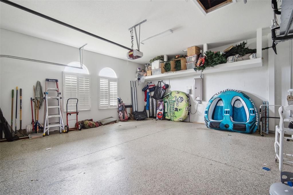 Activo con contrato: $1,450,000 (3 camas, 3 baños, 2640 Pies cuadrados)