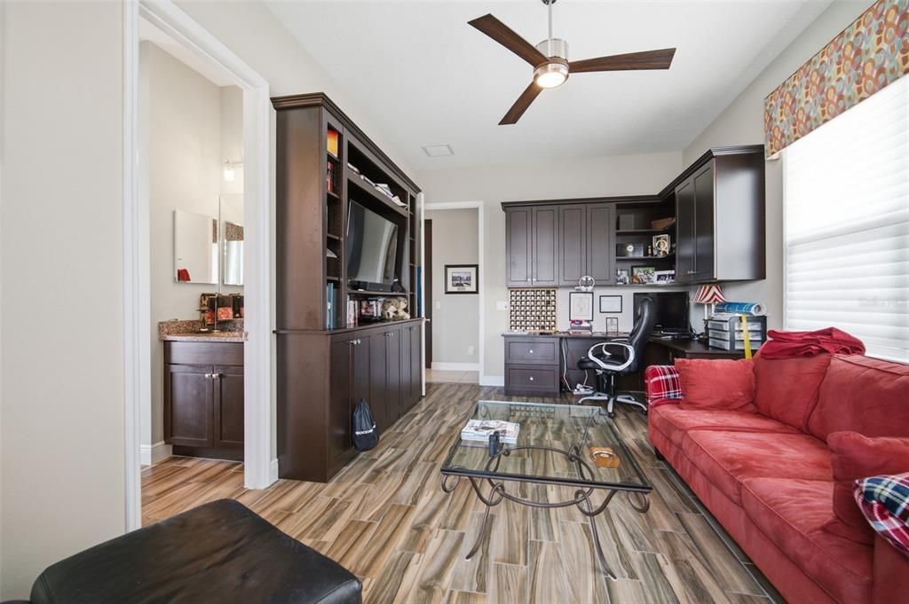 Activo con contrato: $1,450,000 (3 camas, 3 baños, 2640 Pies cuadrados)