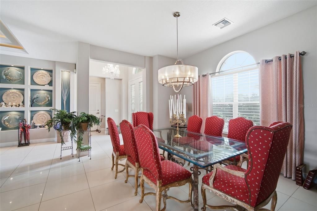 Activo con contrato: $1,450,000 (3 camas, 3 baños, 2640 Pies cuadrados)