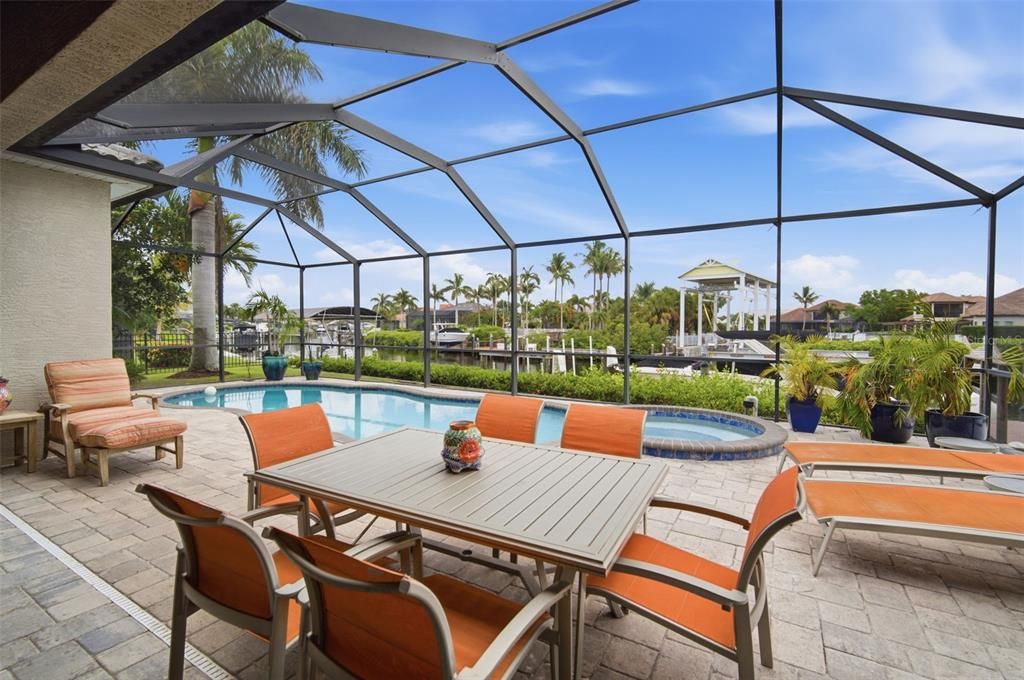 Activo con contrato: $1,450,000 (3 camas, 3 baños, 2640 Pies cuadrados)