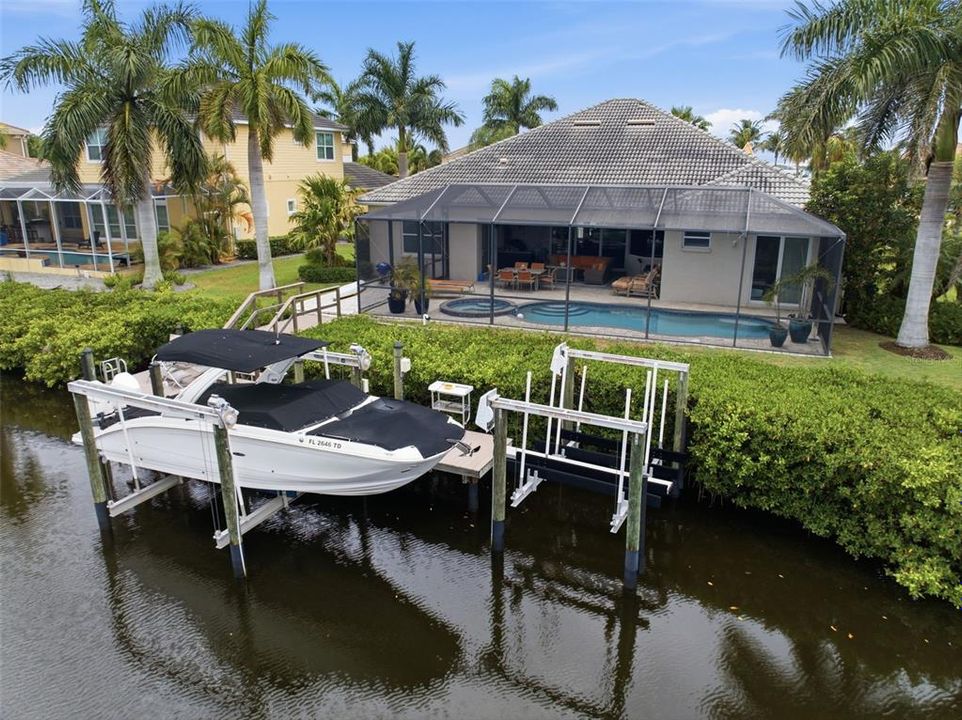 Activo con contrato: $1,450,000 (3 camas, 3 baños, 2640 Pies cuadrados)