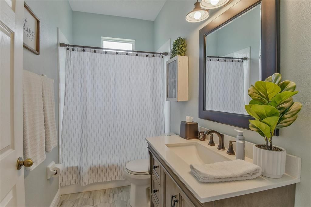 На продажу: $449,900 (3 спален, 2 ванн, 1652 Квадратных фут)