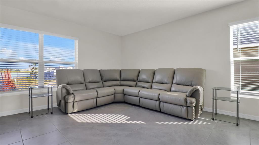 For Rent: $3,200 (4 beds, 2 baths, 2260 Square Feet)