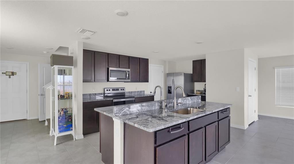 For Rent: $3,200 (4 beds, 2 baths, 2260 Square Feet)