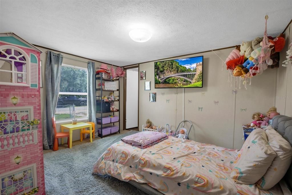 En Venta: $335,999 (4 camas, 2 baños, 1904 Pies cuadrados)