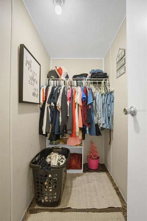En Venta: $335,999 (4 camas, 2 baños, 1904 Pies cuadrados)