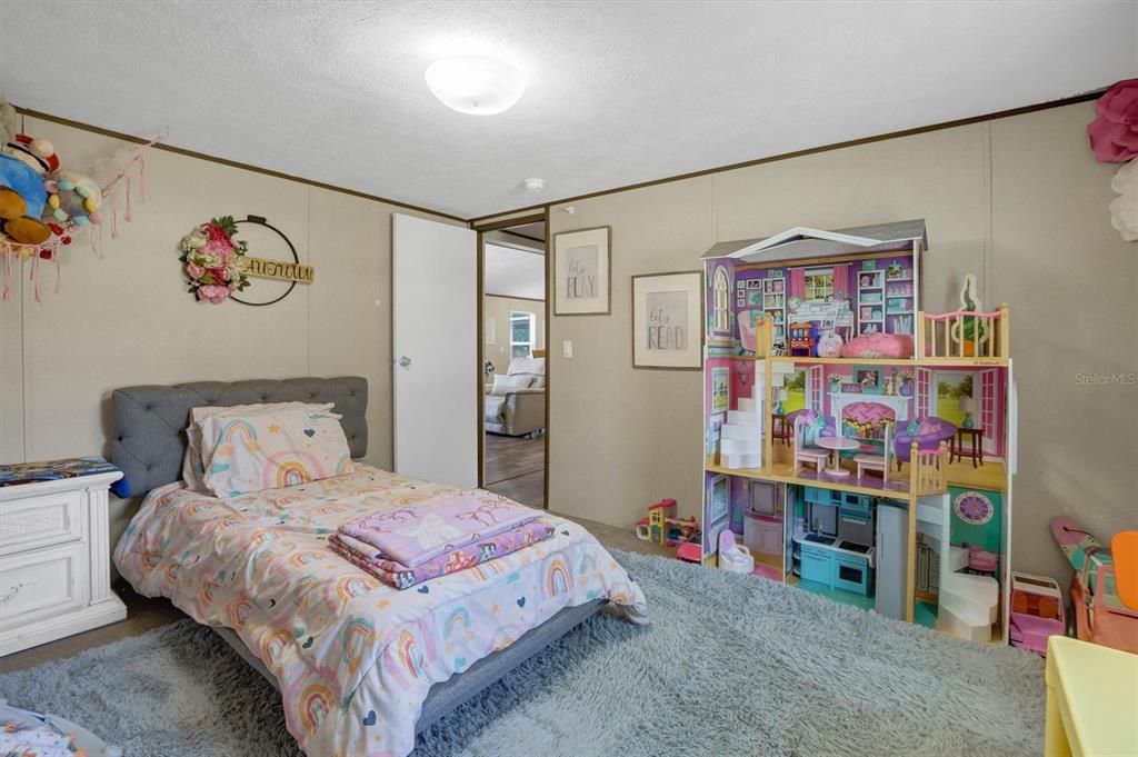 En Venta: $335,999 (4 camas, 2 baños, 1904 Pies cuadrados)