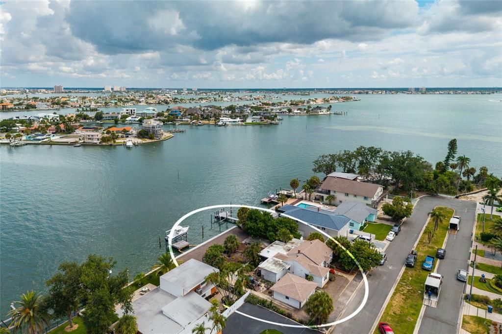 待售: $1,600,000 (0.23 acres)