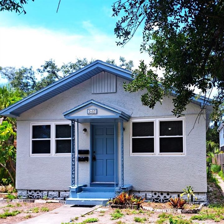For Sale: $349,000 (3 beds, 3 baths, 1722 Square Feet)