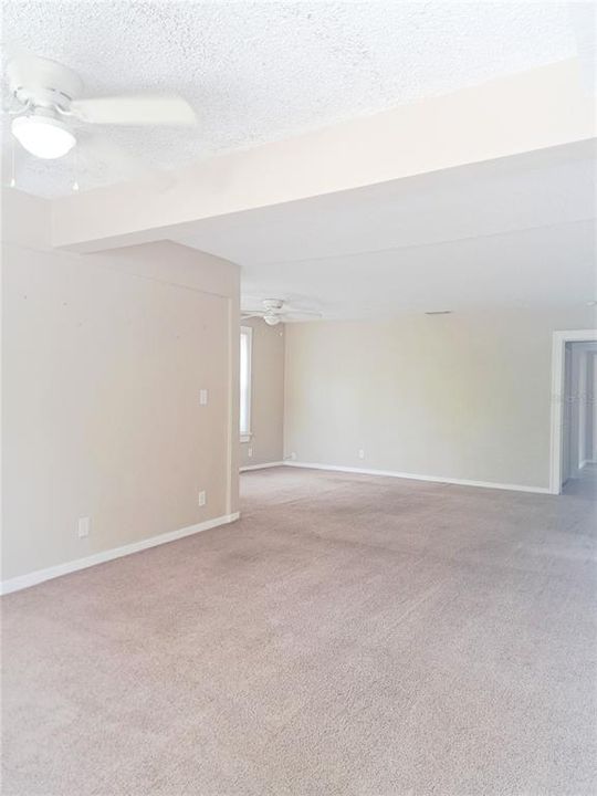 For Sale: $349,000 (3 beds, 3 baths, 1722 Square Feet)