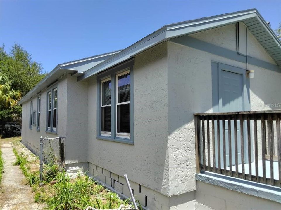 For Sale: $349,000 (3 beds, 3 baths, 1722 Square Feet)