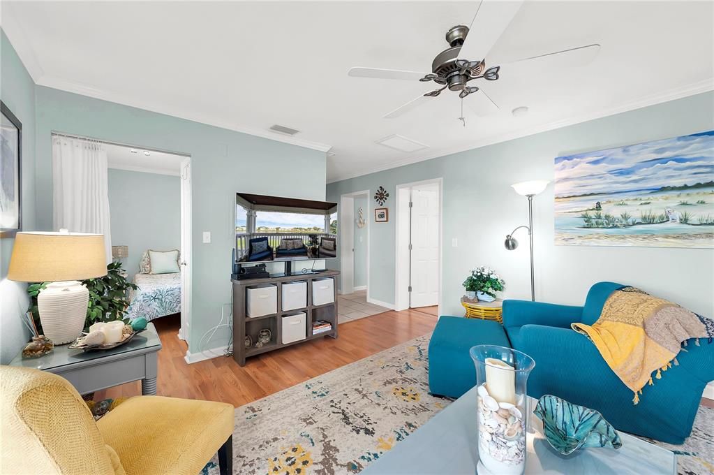 For Rent: $1,900 (1 beds, 1 baths, 823 Square Feet)