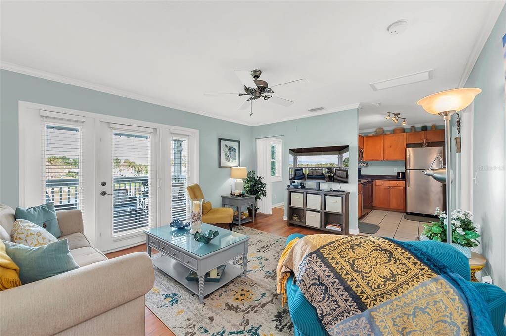 For Rent: $1,900 (1 beds, 1 baths, 823 Square Feet)