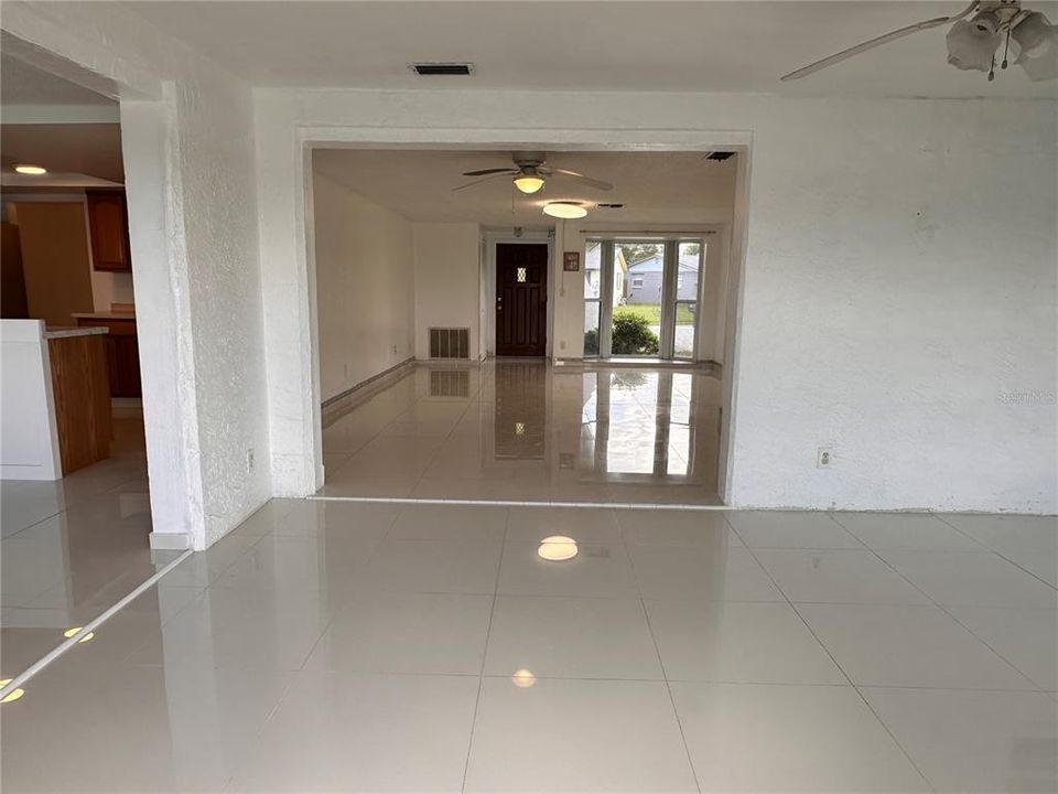 En Venta: $267,900 (2 camas, 2 baños, 1268 Pies cuadrados)