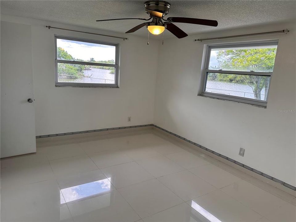 En Venta: $267,900 (2 camas, 2 baños, 1268 Pies cuadrados)