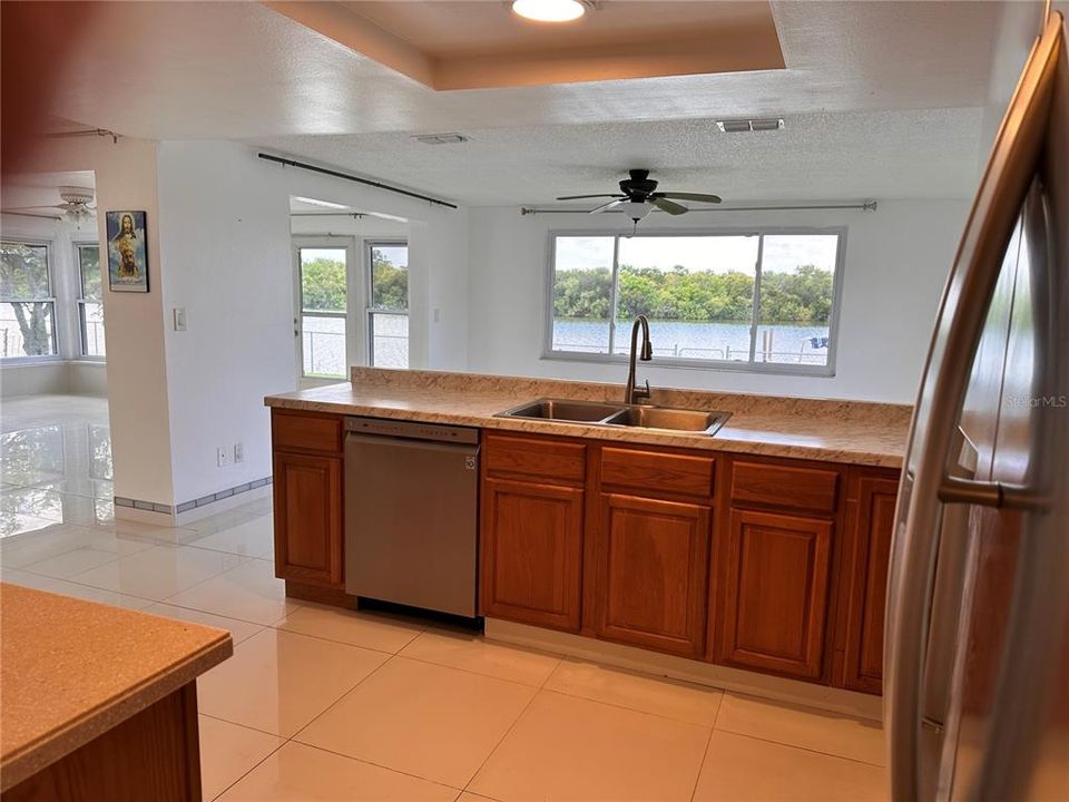 En Venta: $267,900 (2 camas, 2 baños, 1268 Pies cuadrados)