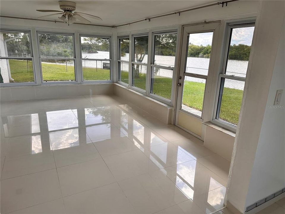 En Venta: $267,900 (2 camas, 2 baños, 1268 Pies cuadrados)