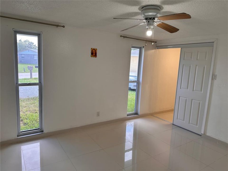 En Venta: $267,900 (2 camas, 2 baños, 1268 Pies cuadrados)