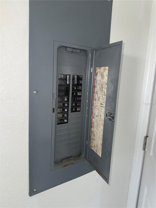 For Sale: $129,000 (5 beds, 1 baths, 1796 Square Feet)