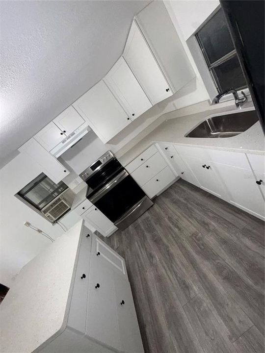 For Sale: $129,000 (5 beds, 1 baths, 1796 Square Feet)