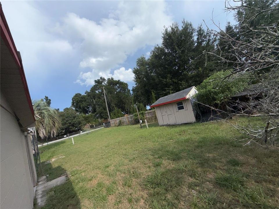 For Sale: $129,000 (5 beds, 1 baths, 1796 Square Feet)