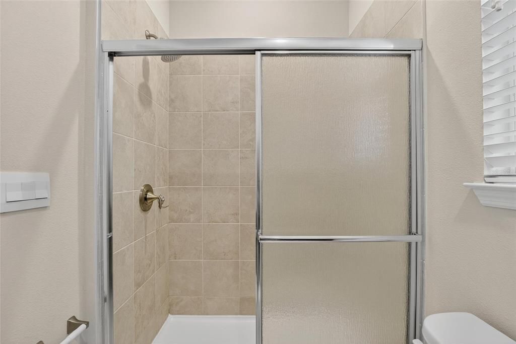 В аренду: $3,100 (5 спален, 3 ванн, 2934 Квадратных фут)