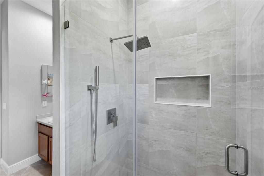 En Venta: $675,000 (4 camas, 3 baños, 2559 Pies cuadrados)