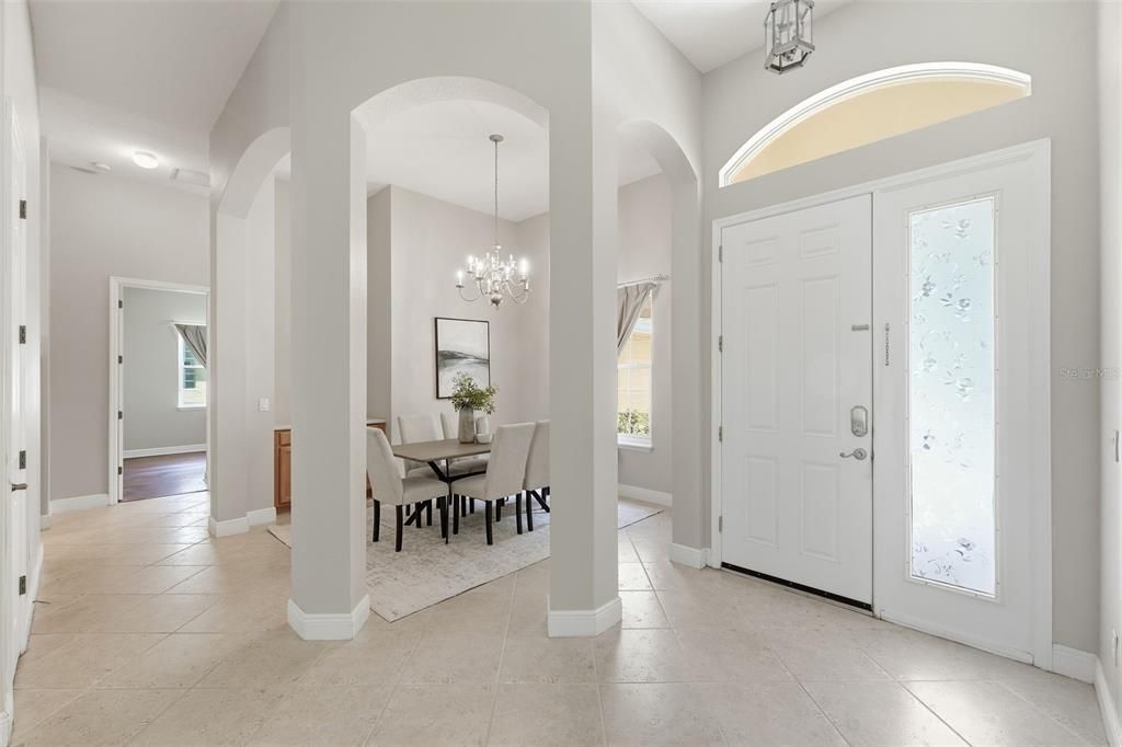 En Venta: $675,000 (4 camas, 3 baños, 2559 Pies cuadrados)