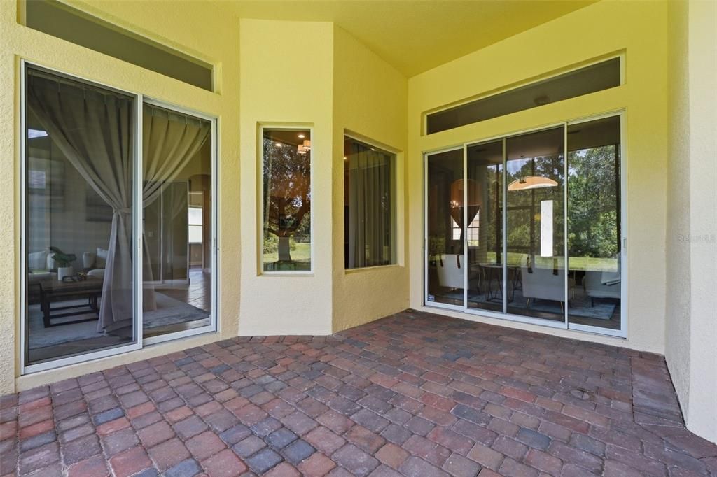 En Venta: $675,000 (4 camas, 3 baños, 2559 Pies cuadrados)