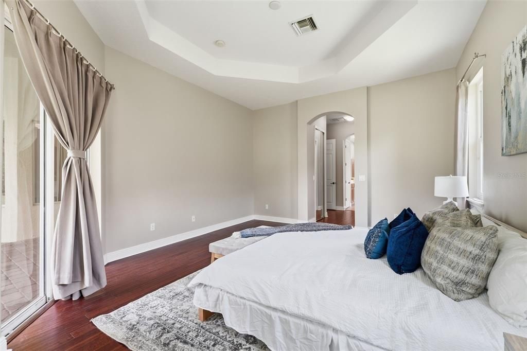 En Venta: $675,000 (4 camas, 3 baños, 2559 Pies cuadrados)
