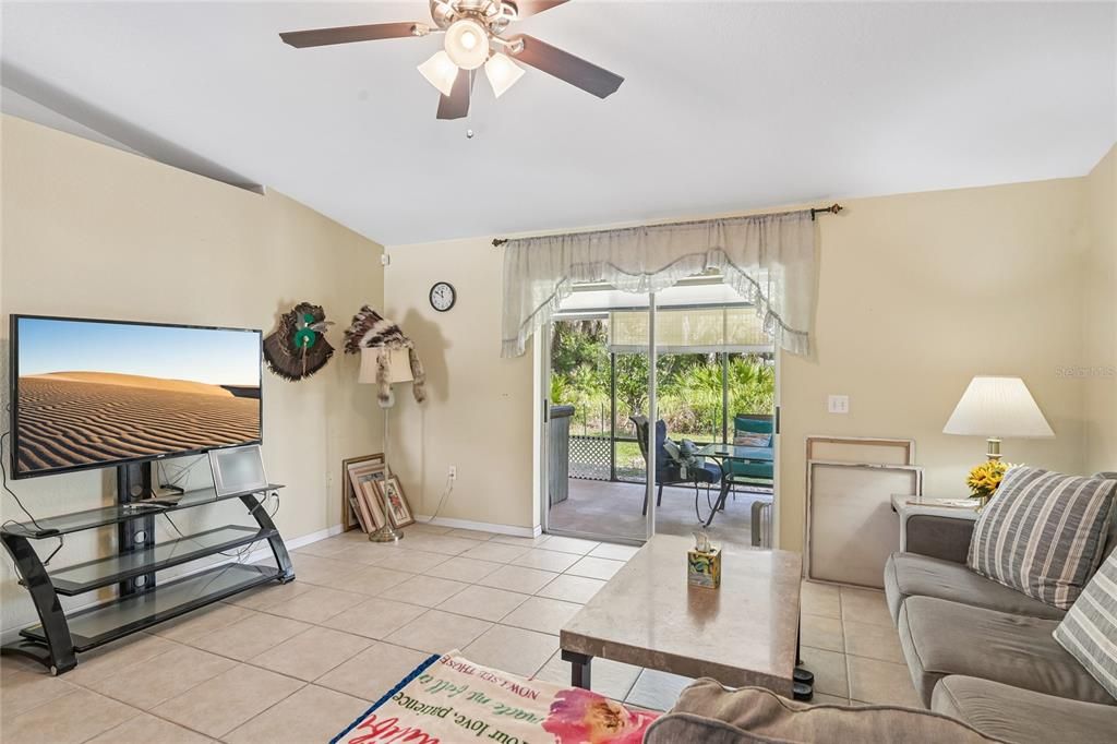 For Sale: $245,000 (3 beds, 2 baths, 1264 Square Feet)