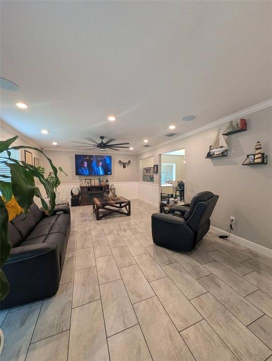 For Sale: $575,000 (4 beds, 2 baths, 2928 Square Feet)