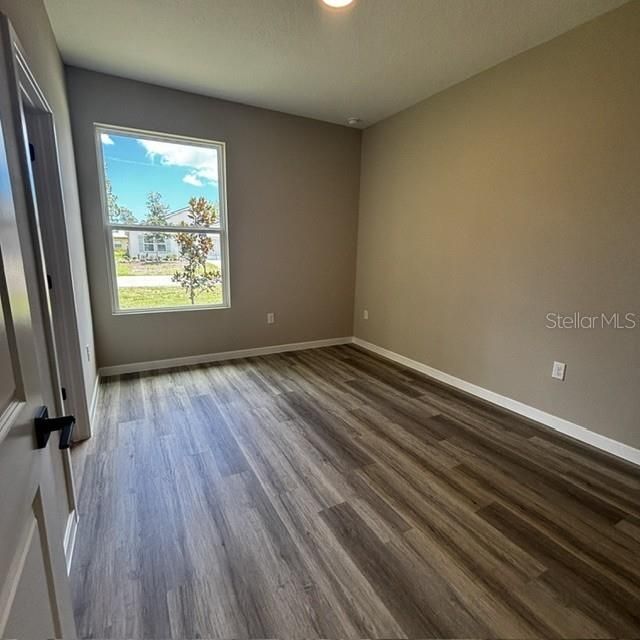 For Sale: $409,900 (4 beds, 3 baths, 2332 Square Feet)