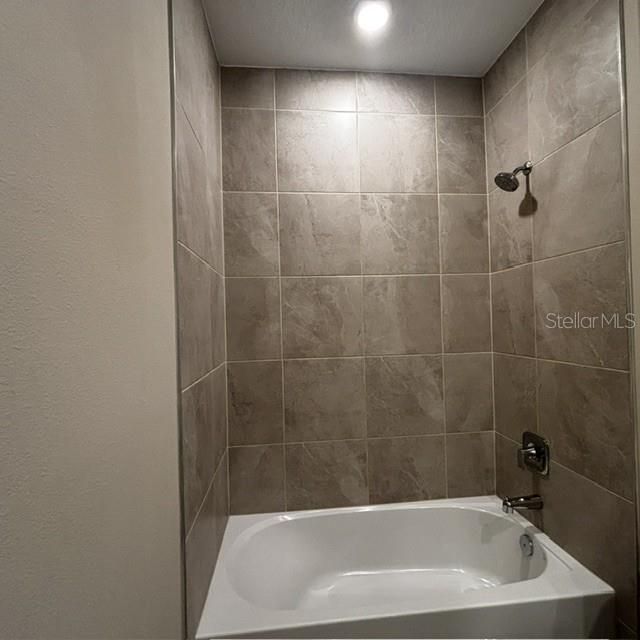 For Sale: $409,900 (4 beds, 3 baths, 2332 Square Feet)