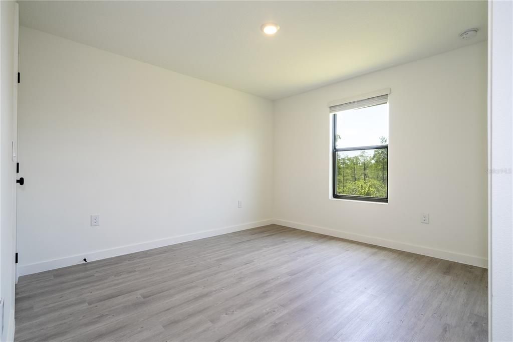 For Sale: $349,900 (3 beds, 3 baths, 1360 Square Feet)