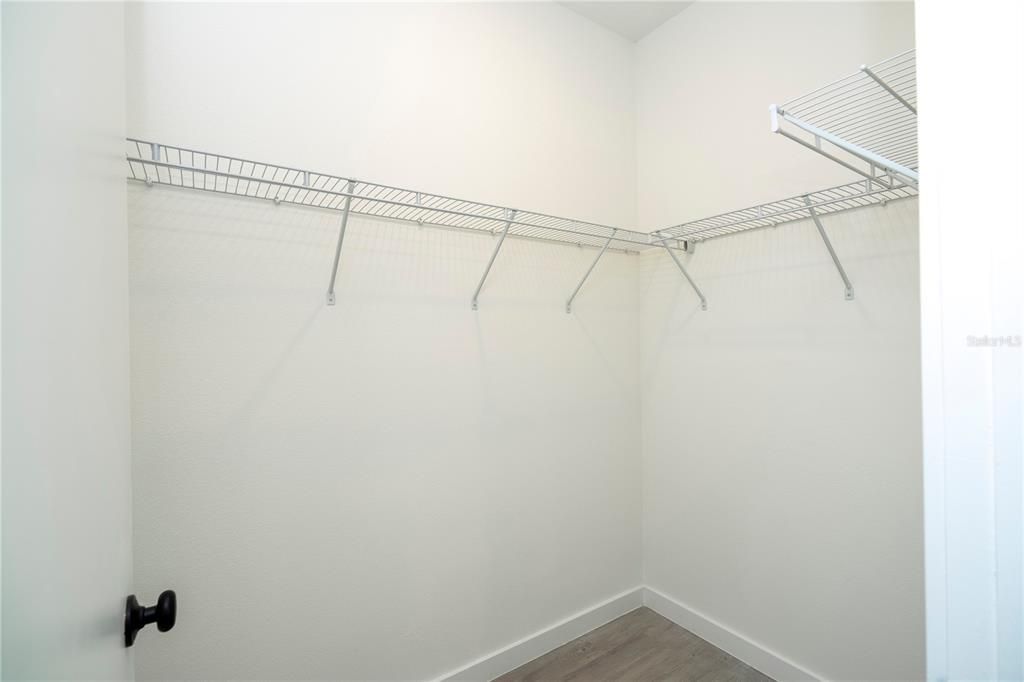 For Sale: $349,900 (3 beds, 3 baths, 1360 Square Feet)