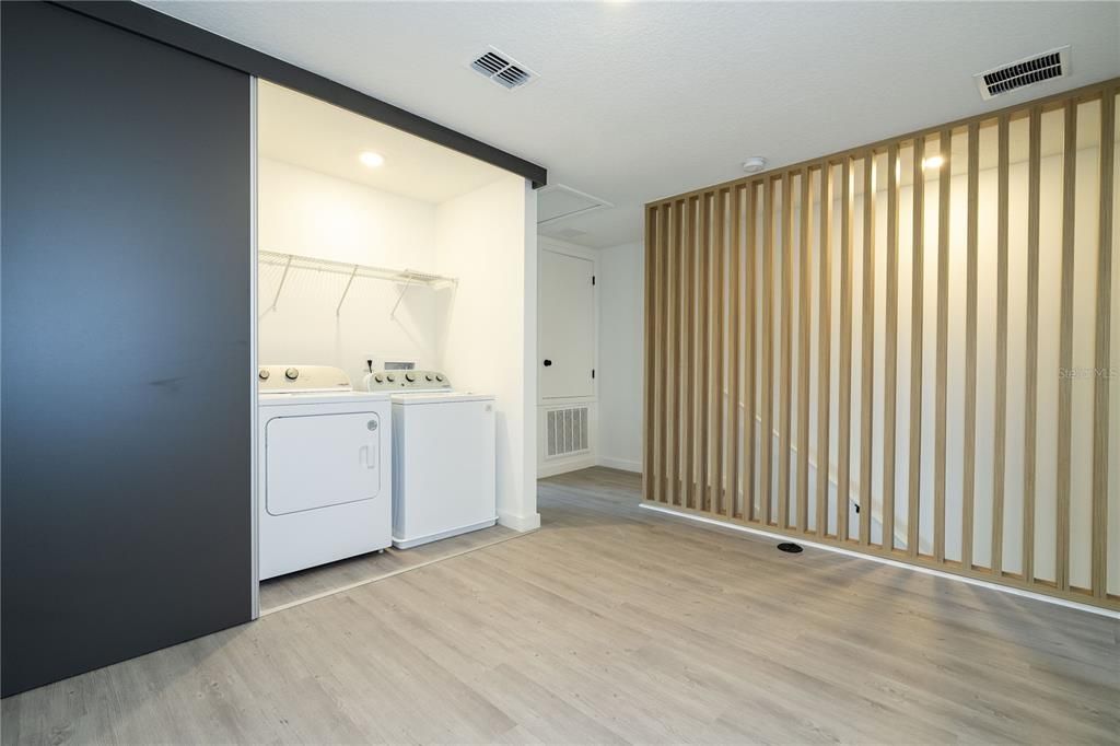 For Sale: $349,900 (3 beds, 3 baths, 1360 Square Feet)