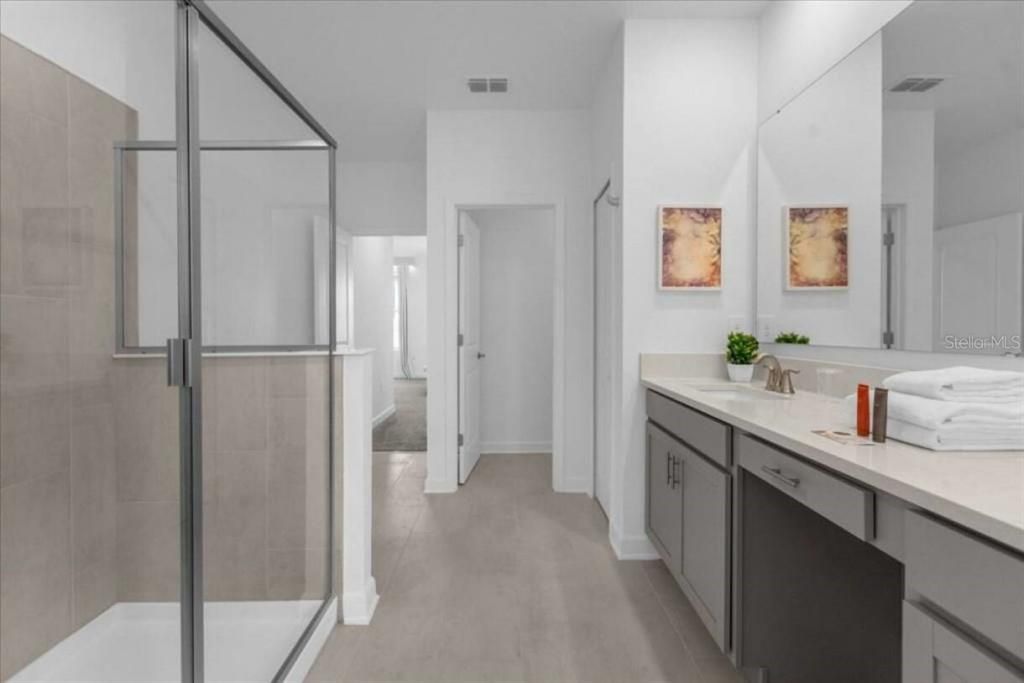 En Venta: $670,000 (6 camas, 5 baños, 3291 Pies cuadrados)