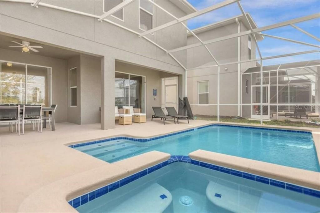 En Venta: $670,000 (6 camas, 5 baños, 3291 Pies cuadrados)