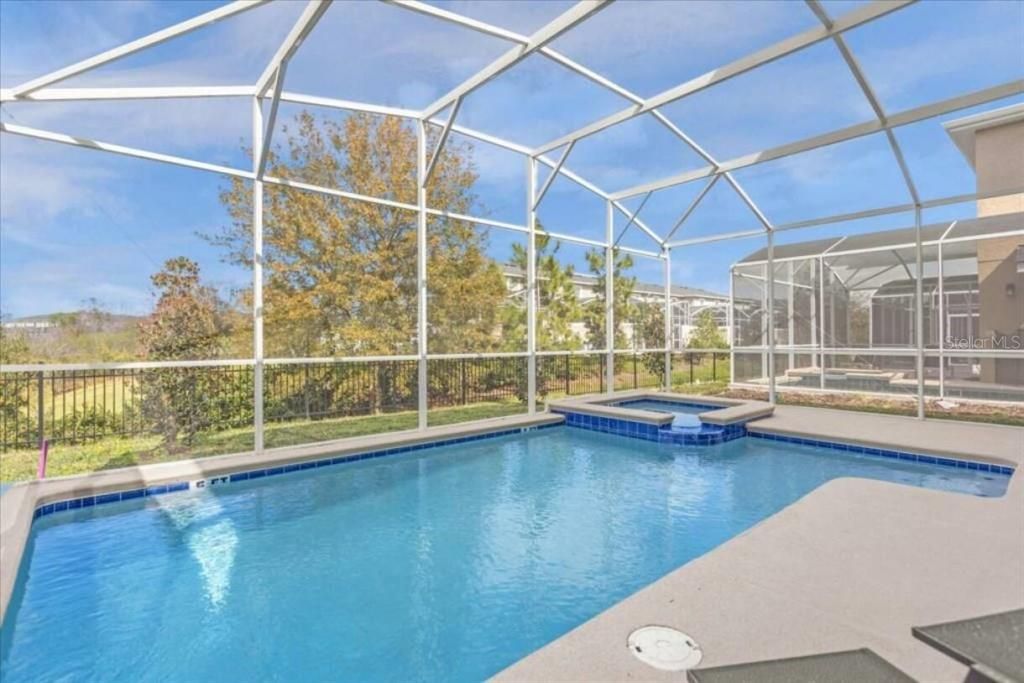 En Venta: $670,000 (6 camas, 5 baños, 3291 Pies cuadrados)