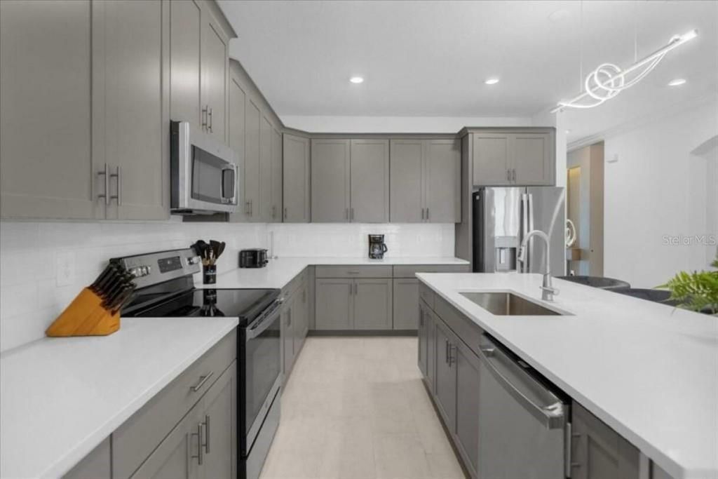 En Venta: $670,000 (6 camas, 5 baños, 3291 Pies cuadrados)