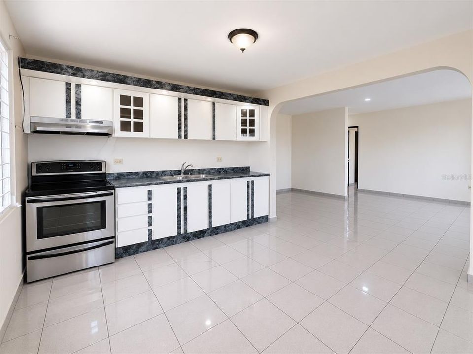 For Sale: $279,000 (3 beds, 2 baths, 1440 Square Feet)