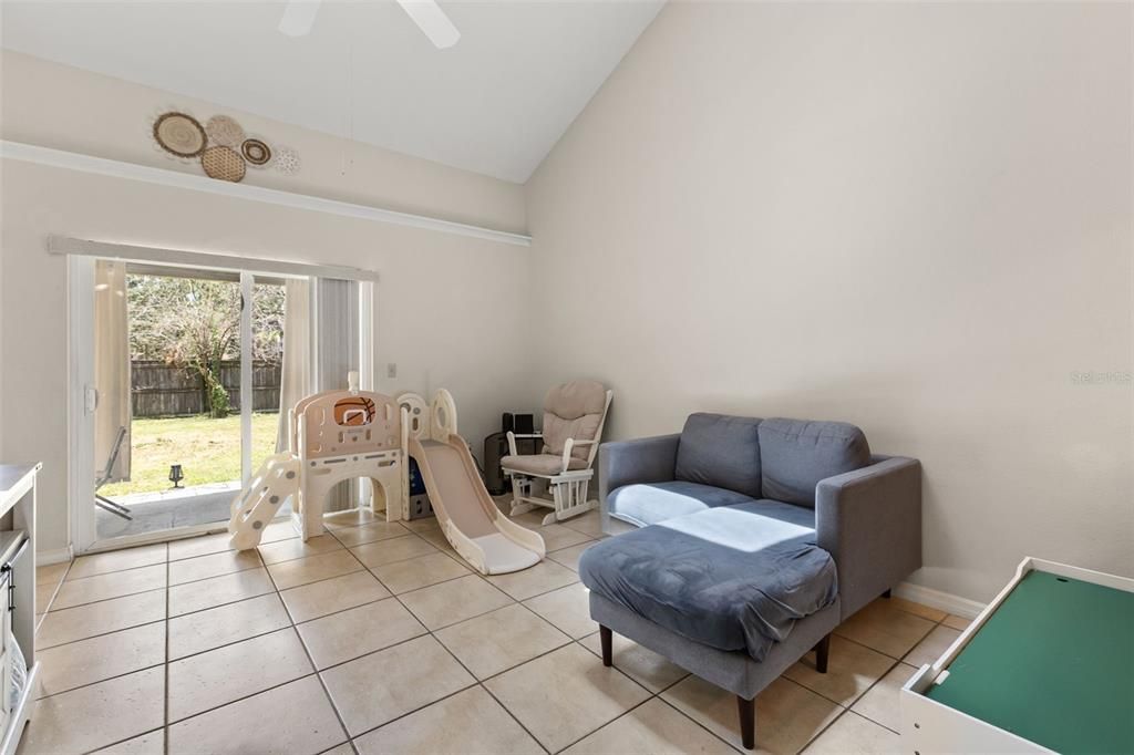En Venta: $260,000 (2 camas, 2 baños, 1018 Pies cuadrados)